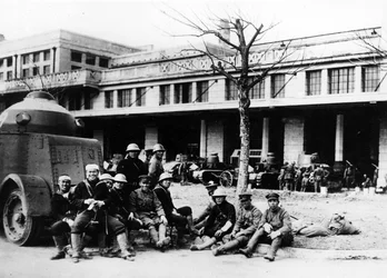 Japanse soldaten en tanks in China, ca. 1920-40